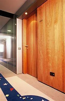 Cosmo Aparthotel 4*