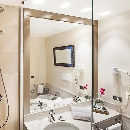 Aparthotel Cosmo 4*