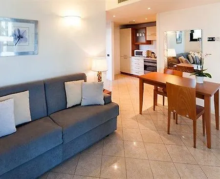 Aparthotel Cosmo 4*